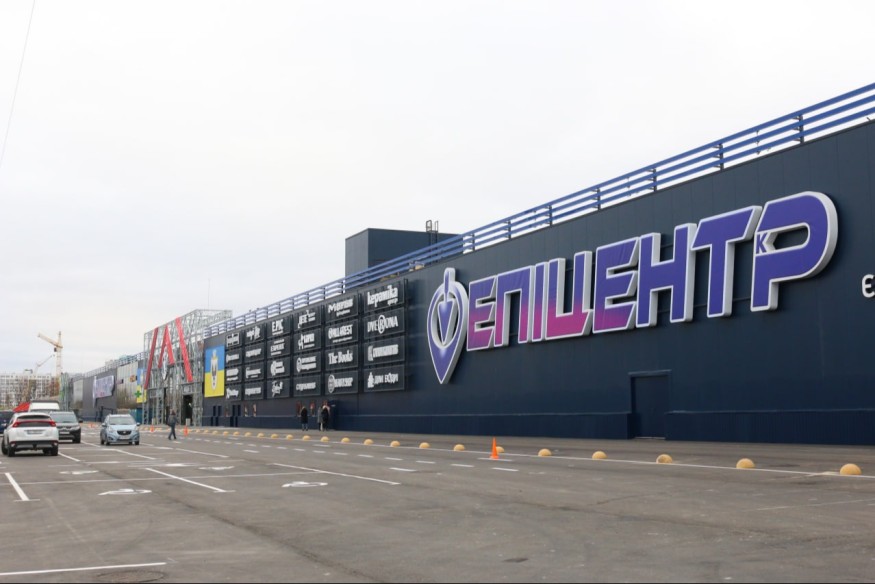 Епіцентр відбудував знищений торговий центр у Чернігові